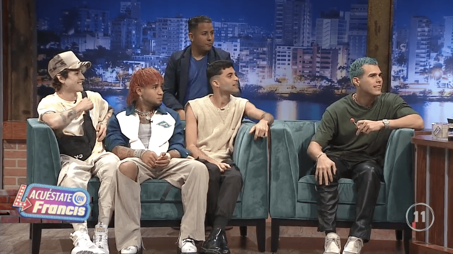 Se le pega la jerga boricua a CNCO TeleOnce TV Vívelo