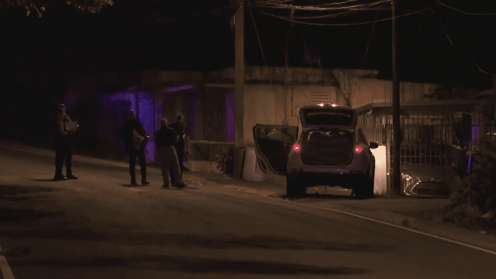 En condición de cuidado mujer que fue herida de bala en rostro mientras ...