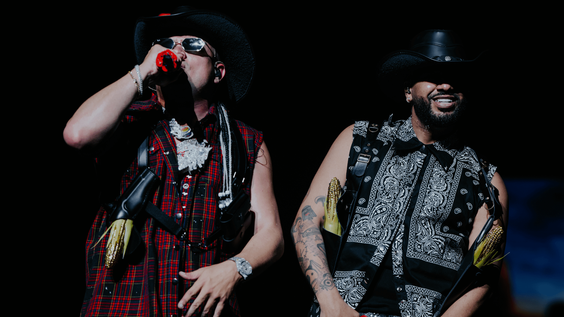 Jowell & Randy retumban el “Choliseo” con su espectáculo “3D ...