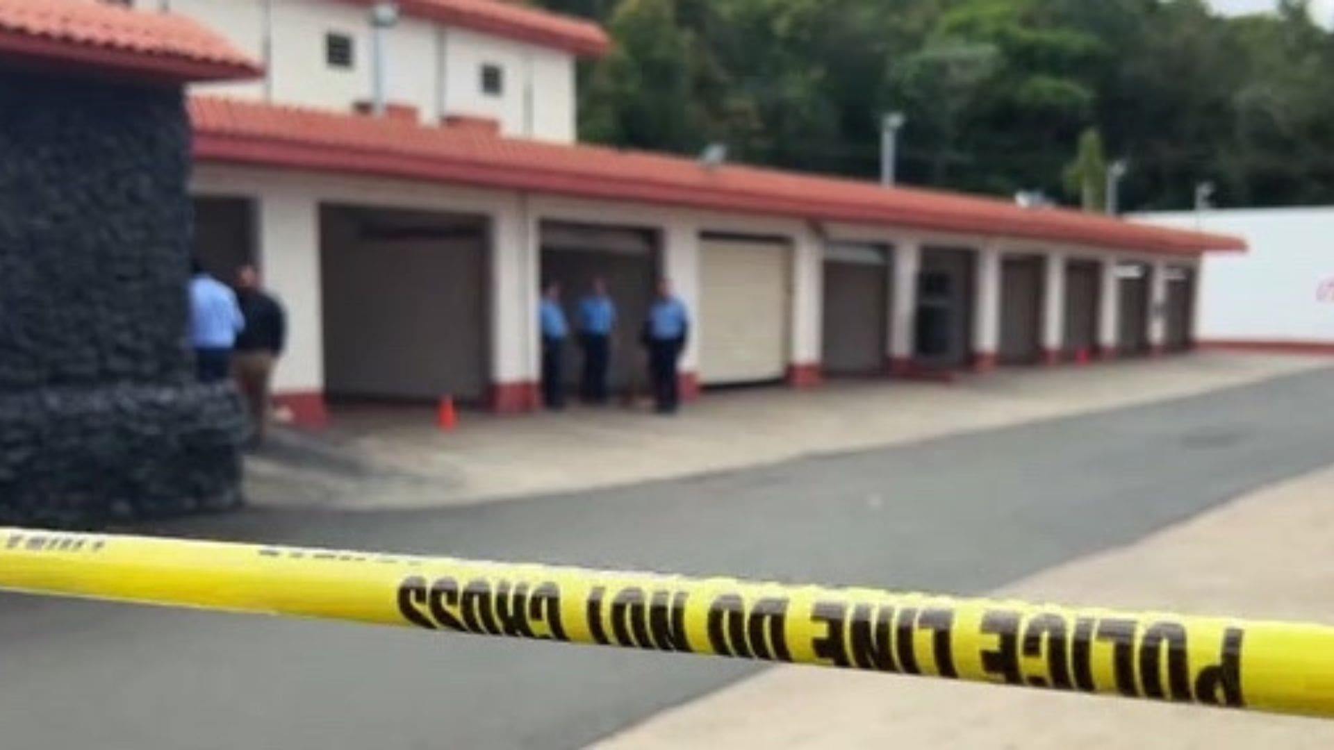 Autoridades investigan confusa escena en motel en Arecibo - TeleOnce TV ...