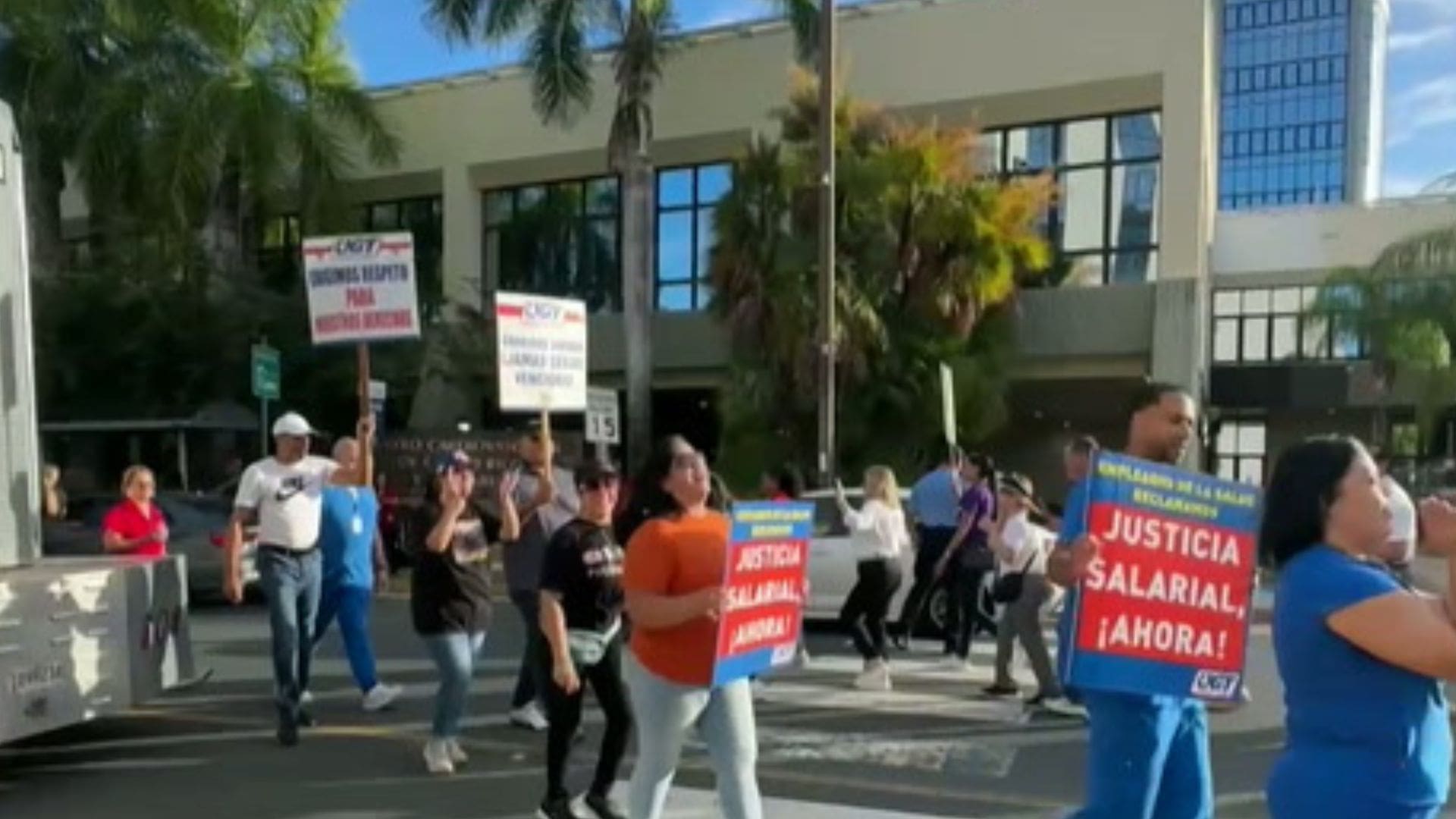 Imagen de la cobertura de: Empleados del Centro Cardiovascular protestan por el cumplimiento de su convenio colectivo