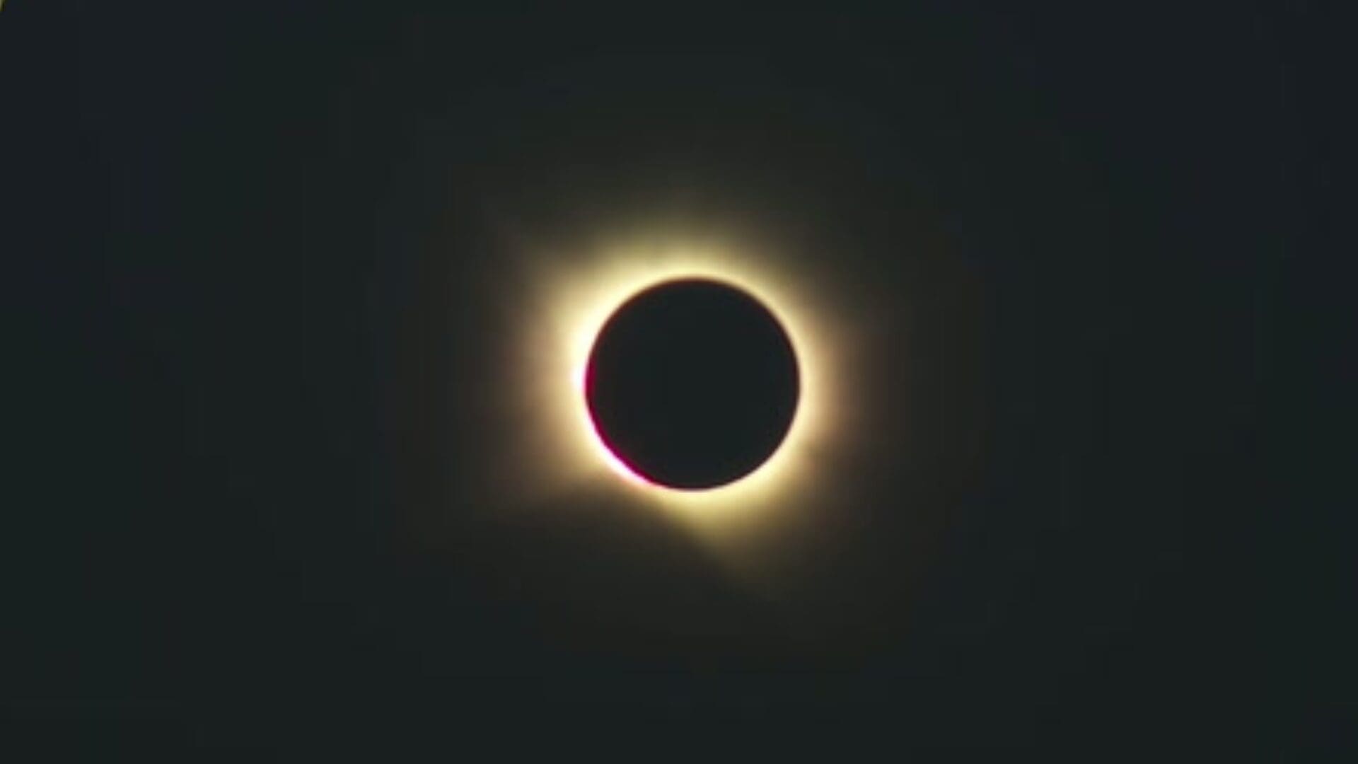 Imagen del artículo de Univision / TeleOnce: ¡Así se vivió el espectacular eclipse solar total en Cuenca!