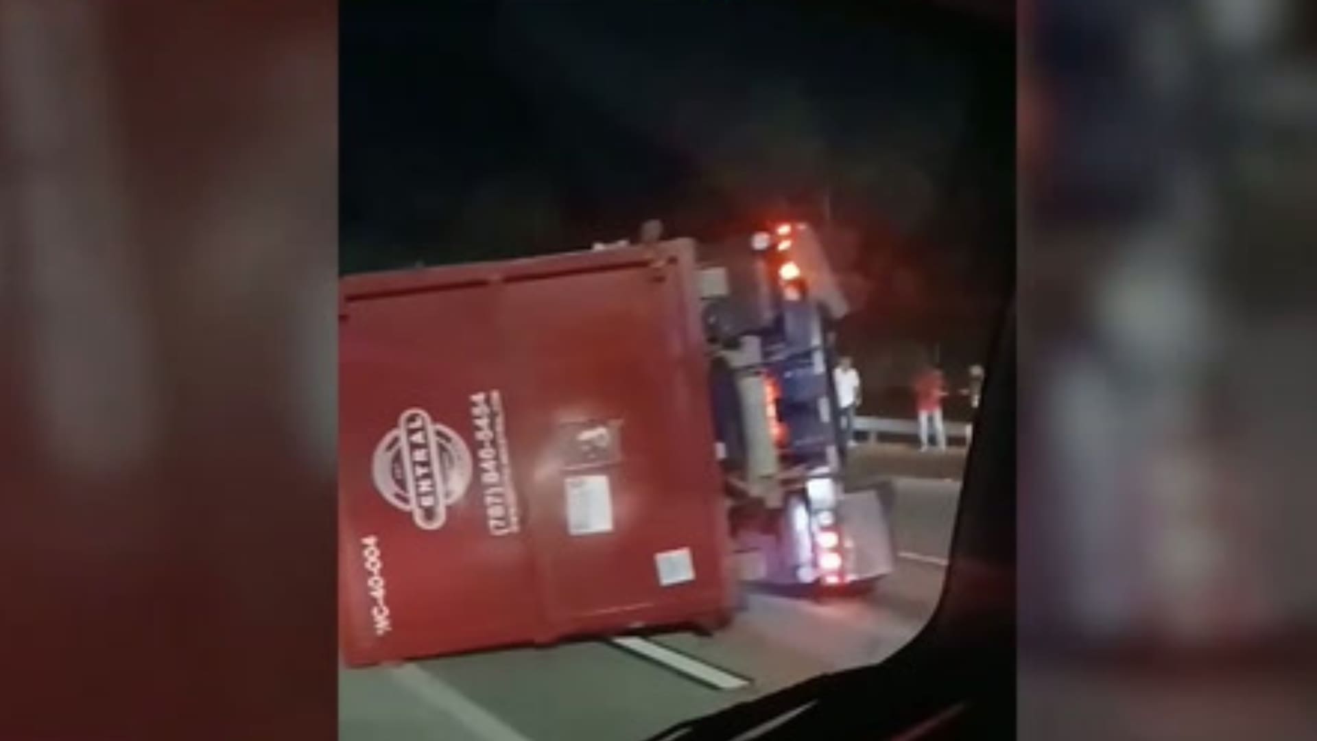 Imagen del artículo de Univision / TeleOnce: Accidente con camión de basura provoca cierre en la PR-52 de San Juan a Caguas