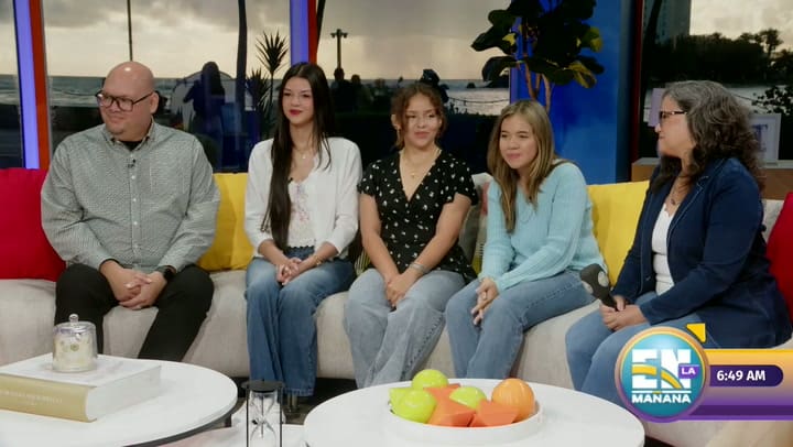 Imagen del artículo de Univision / TeleOnce: Maestro destaca la conexión con sus estudiantes tras viral batalla de aura en Añasco