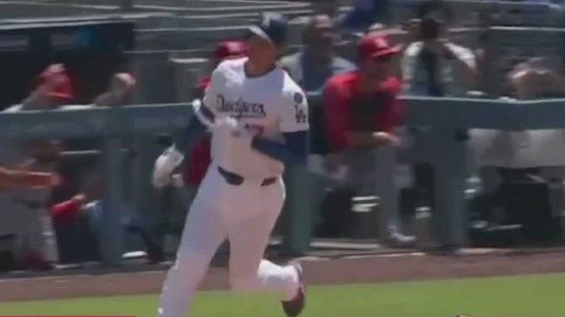 Imagen del artículo de Univision / TeleOnce: Shohei Ohtani pasa a la lista de lesionados y los Dodgers ascienden a Josué de Paula
