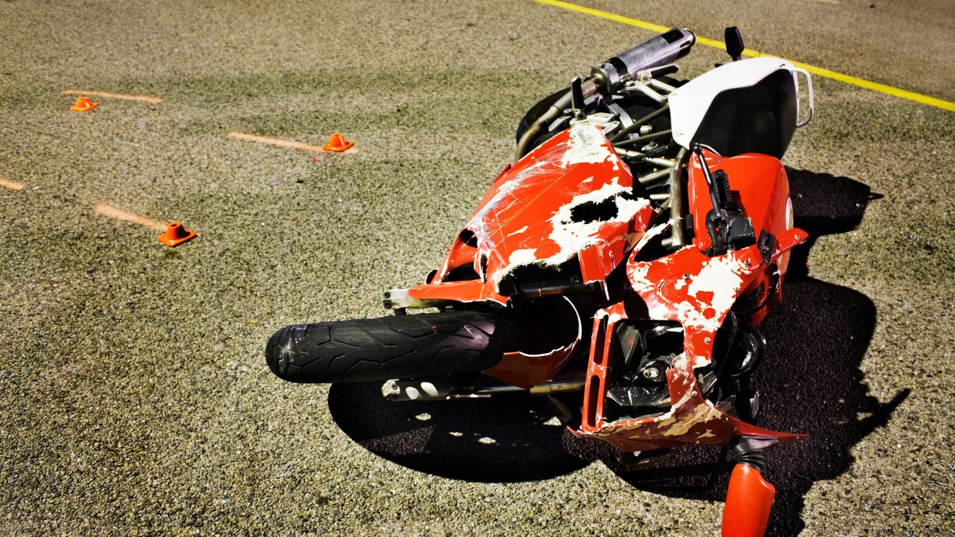 Imagen del artículo de Univision / TeleOnce: Motociclista sale expulsado y es arrollado por otro vehículo en Las Piedras