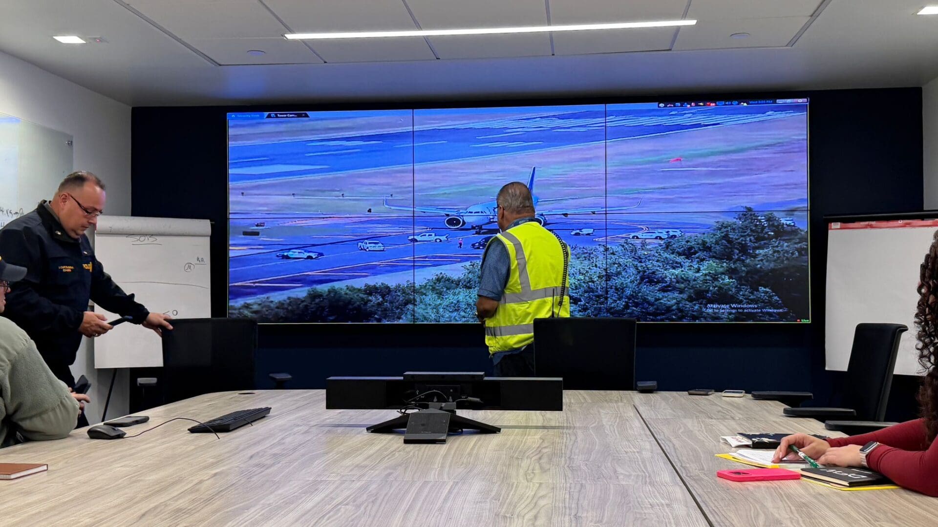 Imagen del artículo de Univision / TeleOnce: Activan protocolo de emergencia en Aeropuerto Luis Muñoz Marín por “situación sospechosa”