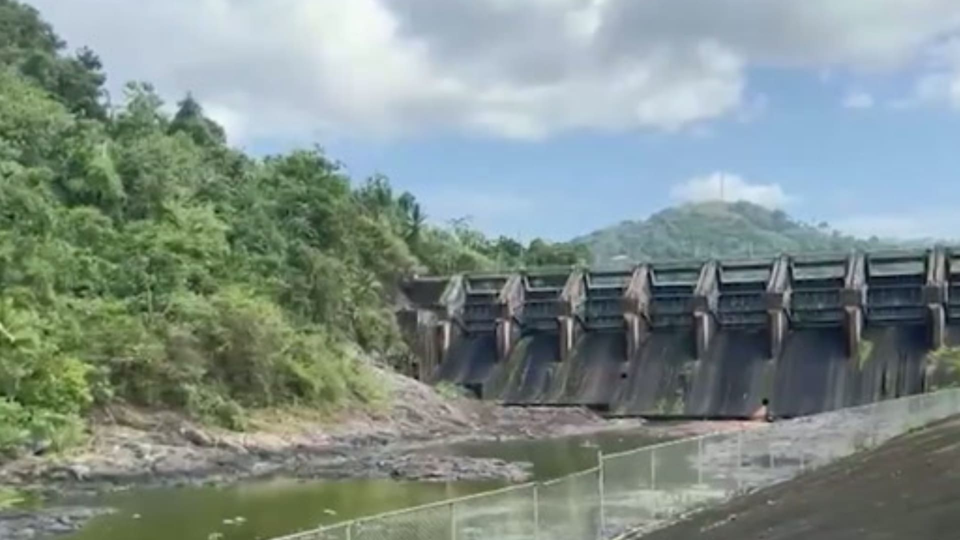 Imagen del artículo de Univision / TeleOnce: Comunidades volverán a protestar hoy por falta de agua y reclamarán cambios en la AAA