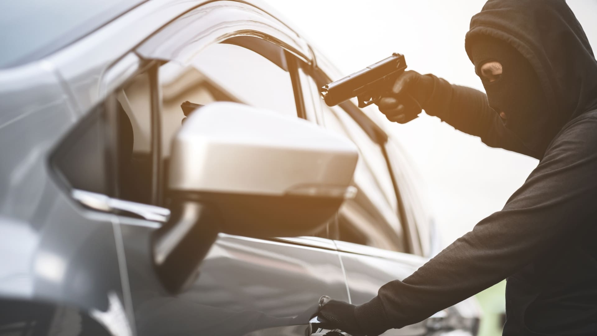 Imagen del artículo de Univision / TeleOnce: Conductor se lanza de su vehículo para escapar de un “carjacking” en Trujillo Alto