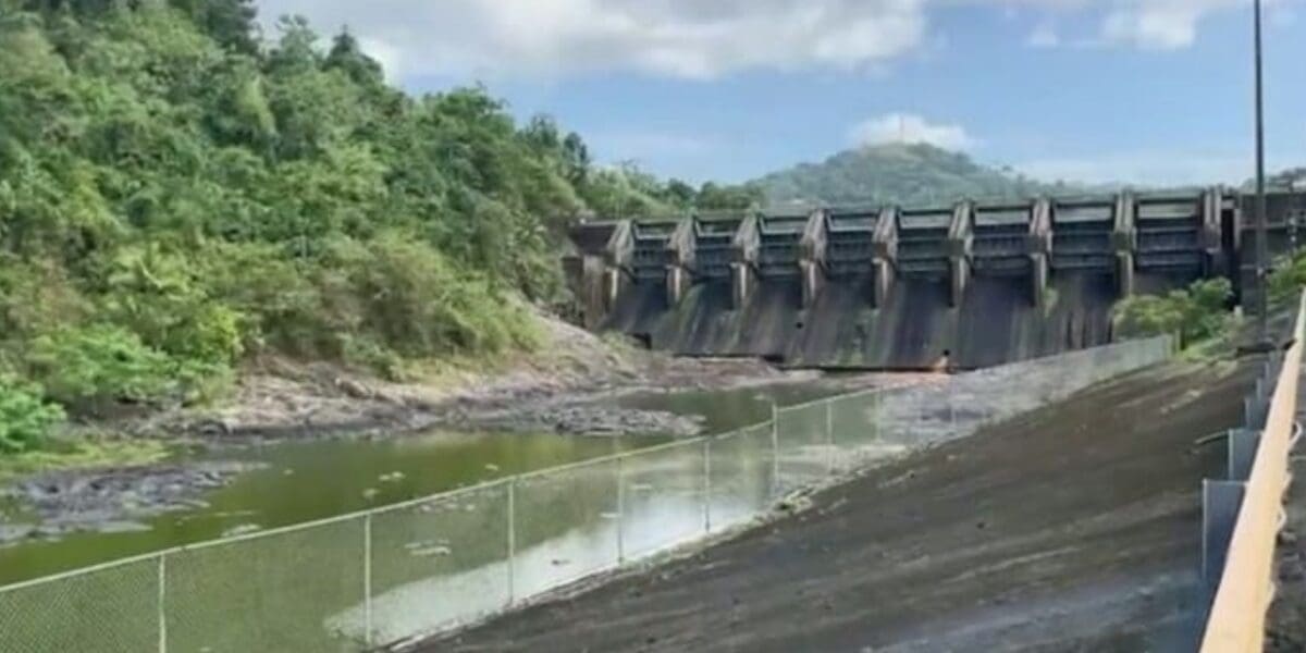 Imagen del artículo de Univision / TeleOnce: AAA inicia protocolo para abrir una de las compuertas grandes del embalse Carraízo